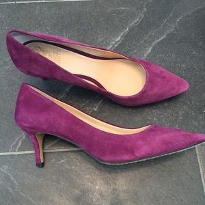 Vince Camuto Eggplant Suede kitten heeled shoes - never worn - 10M